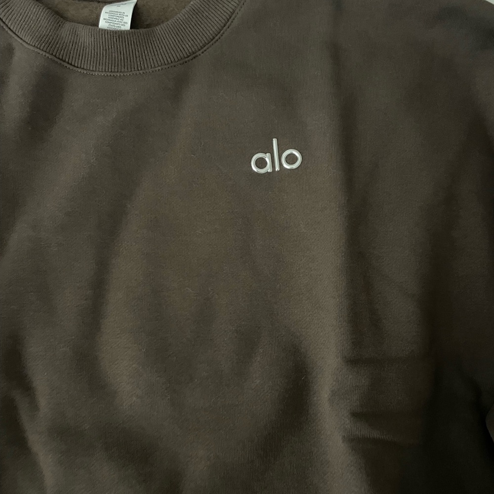ALO Yoga Accolade Pullover - Picture 3 of 7